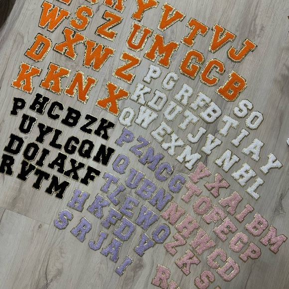 LOT OF 119 MIXED CHENILLE IRON ON LETTERS - Picture 10 of 11